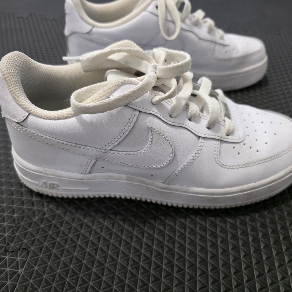 Nike Kids White Low-Top Sneakers